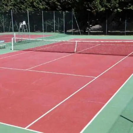 Zecamping 3 étoiles Animaux Acceptés Tennis Piscine