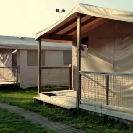 Zecamping 3 Etoiles Piscine Chiens Acceptes Locatif Tv Bbq 32M2 6 Pers Campingplatz Verteillac
