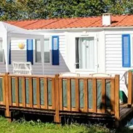 3 Etoiles - Piscine - Eeefag Campsite *