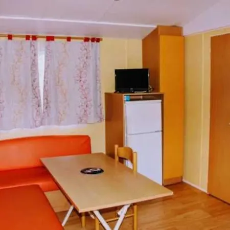 3 Etoiles - Piscine - Eeefaf キャンプ場 Verteillac