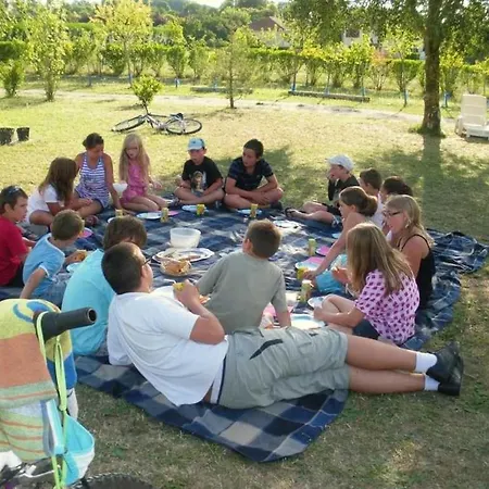 3 Etoiles - Piscine - Eeefag Campsite