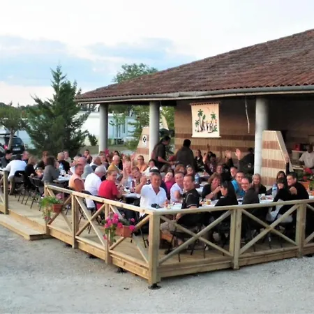Zecamping 3 Etoiles Animaux Acceptes Tennis Piscine Kemp