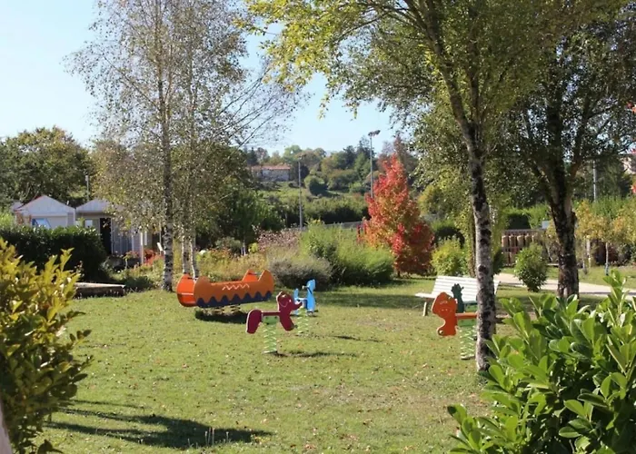 Zecamping 3 Etoiles Animaux Acceptes Tennis Piscine